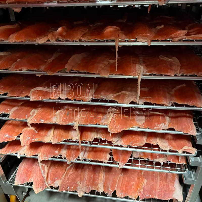 Malamig na smokehouse sa paninigarilyo